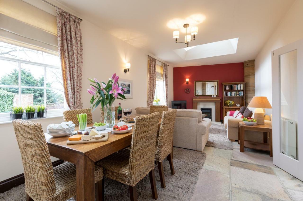 Mews Cottage Уитби Екстериор снимка