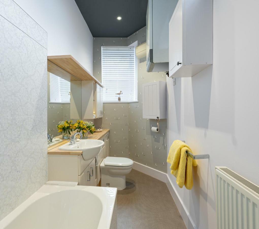 Mews Cottage Уитби Екстериор снимка