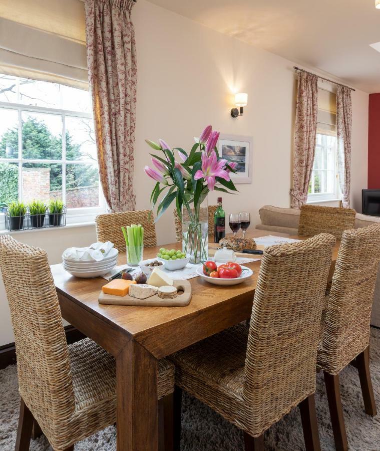 Mews Cottage Уитби Екстериор снимка