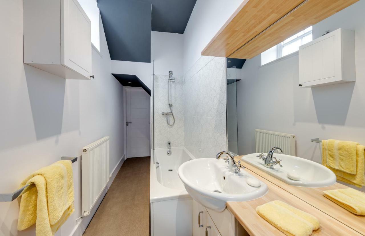 Mews Cottage Уитби Екстериор снимка